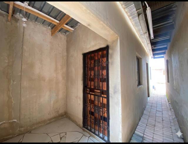 4 BEDROOM HOUSE FOR SALE IN SEBOKENG ZONE 3